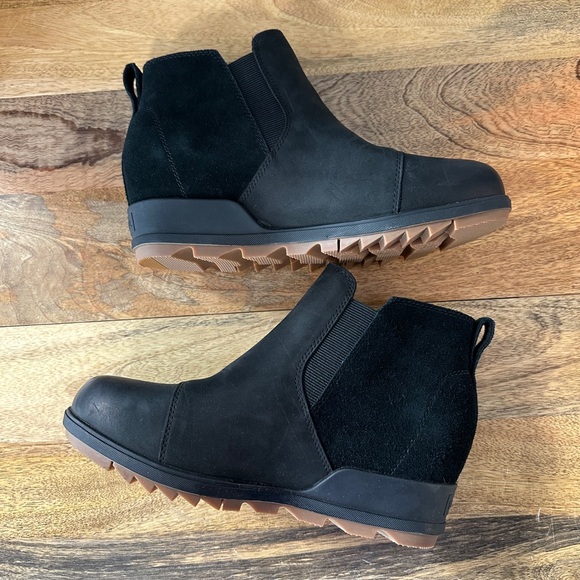 Sorel suede ankle boots 8.5, NWB, waterproof materials, winter boots, Wedge heel - Picture 5 of 9